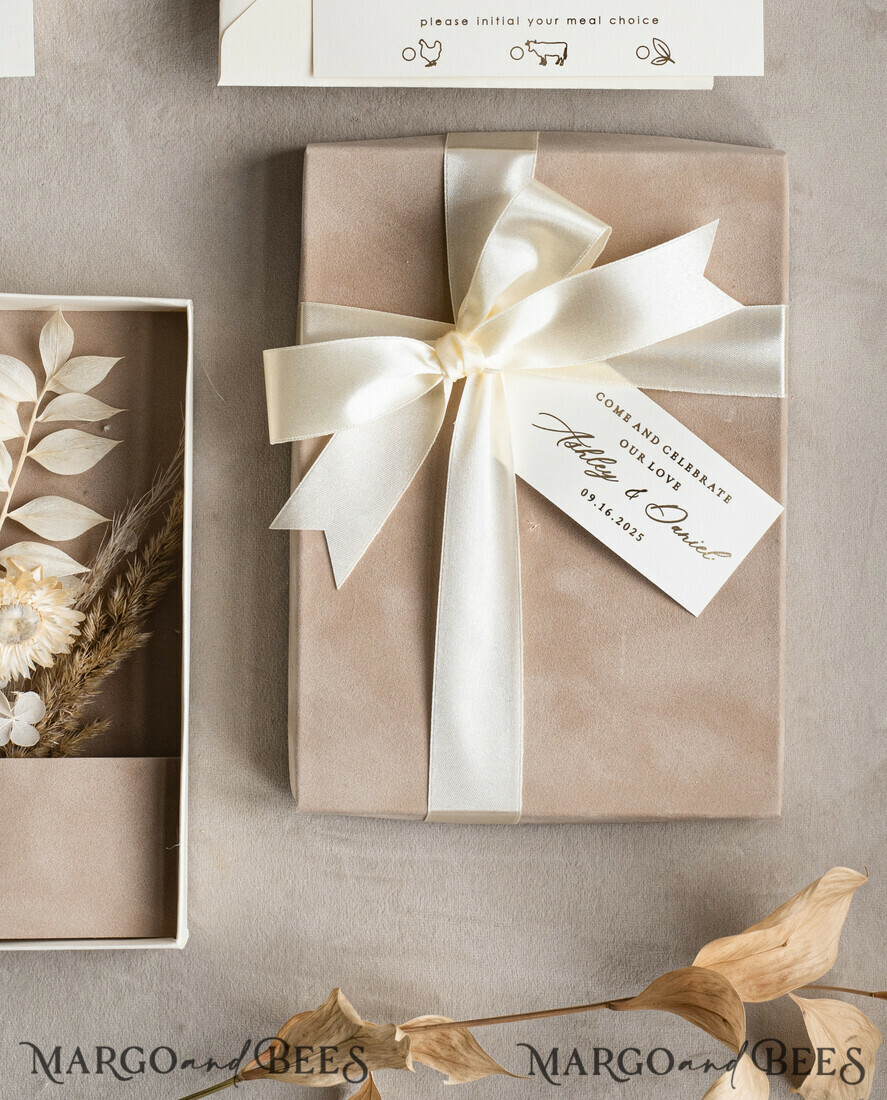 WEDDING INVITATIONS Invitations for VIP/ boxed Invites for Parents Natural Dried Flowers Wedding Invitations in velvet box, Plexi Glamour Boxed Wedding Invitation Suite Luxury, Romantic Velvet Wedding Cards, Bespoke Golden Invites