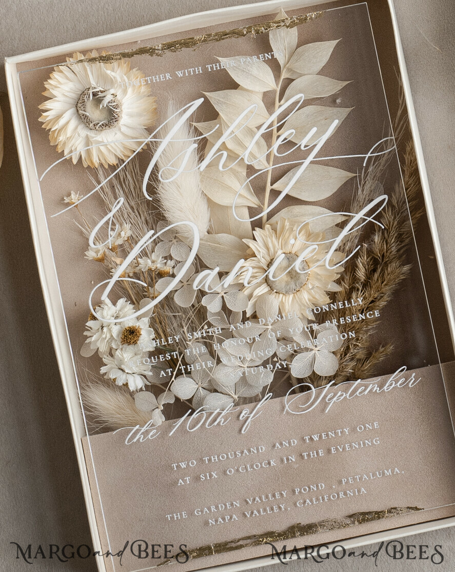 WEDDING INVITATIONS Invitations for VIP/ boxed Invites for Parents Natural Dried Flowers Wedding Invitations in velvet box, Plexi Glamour Boxed Wedding Invitation Suite Luxury, Romantic Velvet Wedding Cards, Bespoke Golden Invites