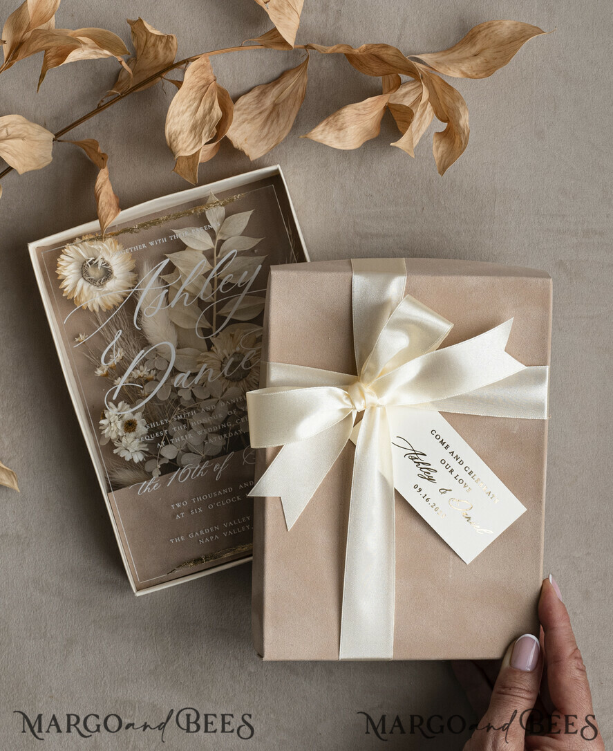 WEDDING INVITATIONS Invitations for VIP/ boxed Invites for Parents Natural Dried Flowers Wedding Invitations in velvet box, Plexi Glamour Boxed Wedding Invitation Suite Luxury, Romantic Velvet Wedding Cards, Bespoke Golden Invites
