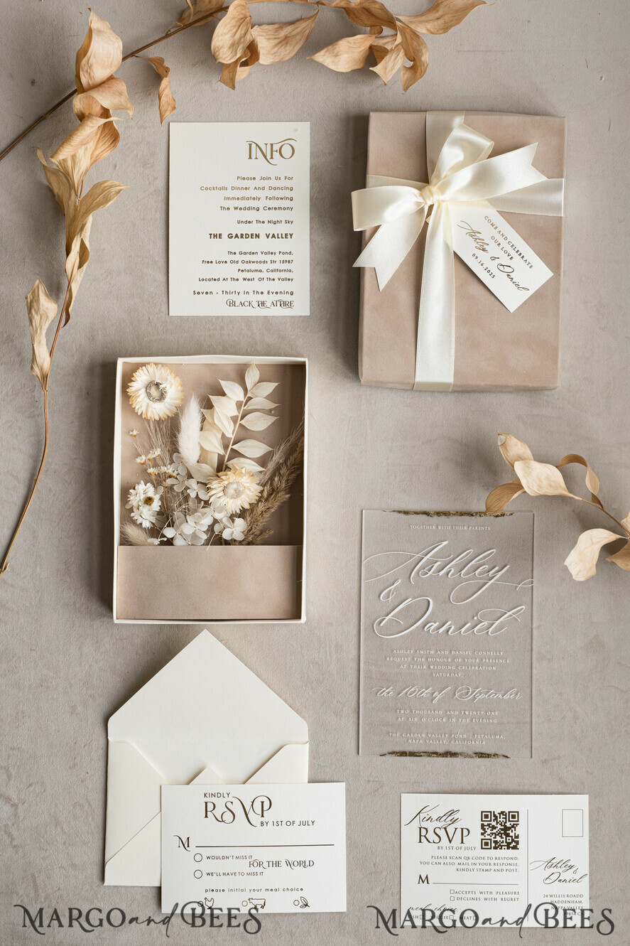 WEDDING INVITATIONS Invitations for VIP/ boxed Invites for Parents Natural Dried Flowers Wedding Invitations in velvet box, Plexi Glamour Boxed Wedding Invitation Suite Luxury, Romantic Velvet Wedding Cards, Bespoke Golden Invites