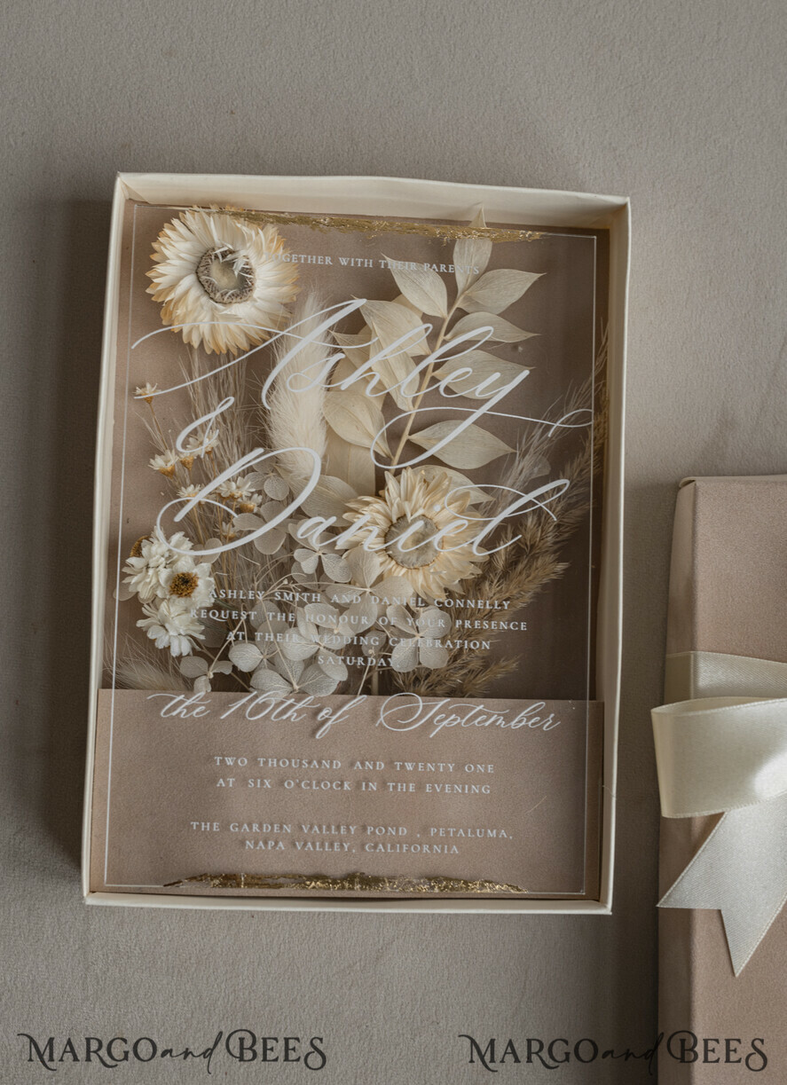 WEDDING INVITATIONS Invitations for VIP/ boxed Invites for Parents Natural Dried Flowers Wedding Invitations in velvet box, Plexi Glamour Boxed Wedding Invitation Suite Luxury, Romantic Velvet Wedding Cards, Bespoke Golden Invites