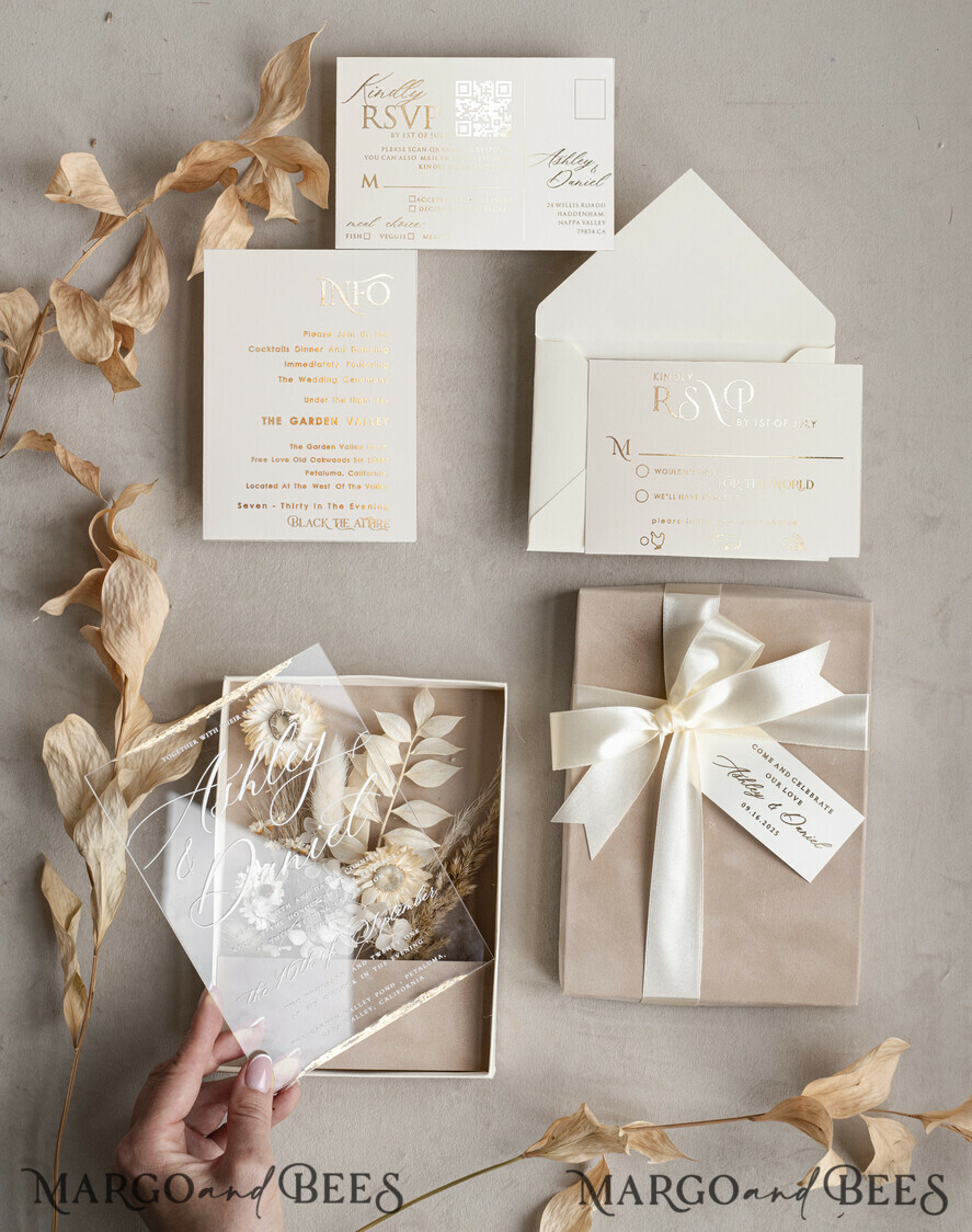 WEDDING INVITATIONS Invitations for VIP/ boxed Invites for Parents Natural Dried Flowers Wedding Invitations in velvet box, Plexi Glamour Boxed Wedding Invitation Suite Luxury, Romantic Velvet Wedding Cards, Bespoke Golden Invites