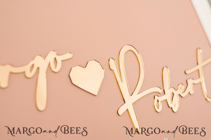 TABLE PLANS AND WEDDING WELCOME SIGNS plexi gold / velvet Blush and Gold Modern Acrylic wedding welcome sign, 3d Elegant wedding welcome signs - Wedding Reception Decor, Wedding Table Plan in White Frame, Wedding Decoration with golden letters - Reception Signage - Custom Ceremony Sign BpPXSet