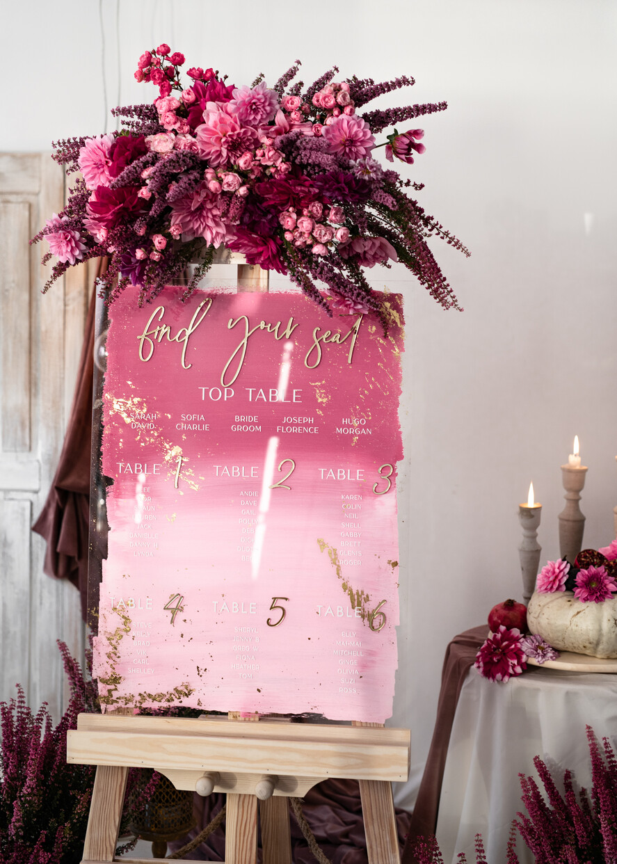 TABLE PLANS AND WEDDING WELCOME SIGNS plexi gold / velvet Acrylic Mauve Wedding Welcome Sign Painted Dusty Rose Acrylic gold Wedding Welcome Sign, Ombre Blush Pink Gold Plexi Wedding Welcome Sign, Pale Pink Golden Luxury Wedding Wedding Welcome Sign , Earthy Wedding Signage Golden mirror Wedding Welcome Sign
