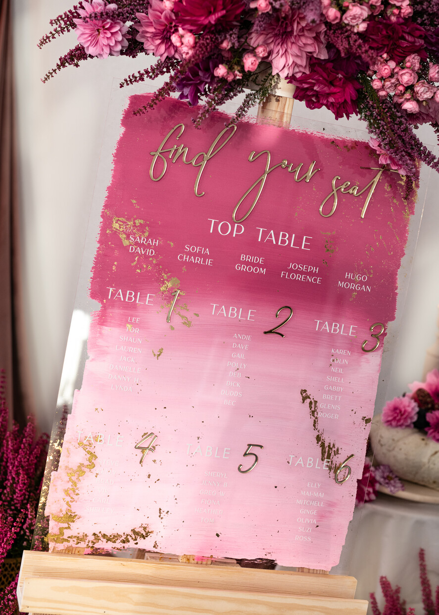 TABLE PLANS AND WEDDING WELCOME SIGNS plexi gold / velvet Acrylic Mauve Wedding Welcome Sign Painted Dusty Rose Acrylic gold Wedding Welcome Sign, Ombre Blush Pink Gold Plexi Wedding Welcome Sign, Pale Pink Golden Luxury Wedding Wedding Welcome Sign , Earthy Wedding Signage Golden mirror Wedding Welcome Sign