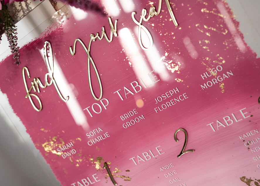 TABLE PLANS AND WEDDING WELCOME SIGNS plexi gold / velvet Acrylic Mauve Wedding Welcome Sign Painted Dusty Rose Acrylic gold Wedding Welcome Sign, Ombre Blush Pink Gold Plexi Wedding Welcome Sign, Pale Pink Golden Luxury Wedding Wedding Welcome Sign , Earthy Wedding Signage Golden mirror Wedding Welcome Sign