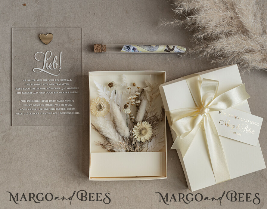 NEWLY WEDS COUPLE GIFTS Geldgeschenk zur Hochzeit Geschenkschachtel für Geld Geldgeschenk zur Hochzeit mit Strauß aus Trockenblumen personalisiert