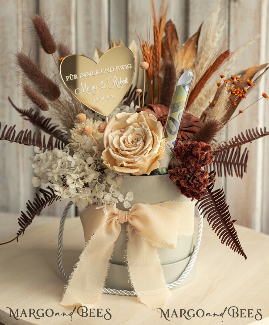 NEWLY WEDS COUPLE GIFTS Geldgeschenk zur Hochzeit Geschenkschachtel für Geld Geldgeschenk zur Hochzeit mit Strauß aus Trockenblumen personalisiert