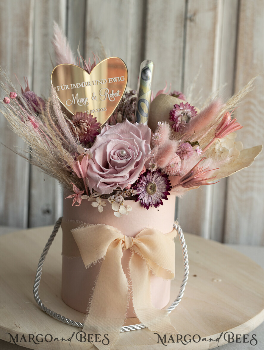 NEWLY WEDS COUPLE GIFTS Geldgeschenk zur Hochzeit Geschenkschachtel für Geld Geldgeschenk zur Hochzeit mit Strauß aus Trockenblumen personalisiert