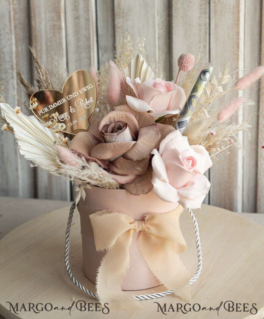 NEWLY WEDS COUPLE GIFTS Geldgeschenk zur Hochzeit Geschenkschachtel für Geld Geldgeschenk zur Hochzeit mit Strauß aus Trockenblumen personalisiert
