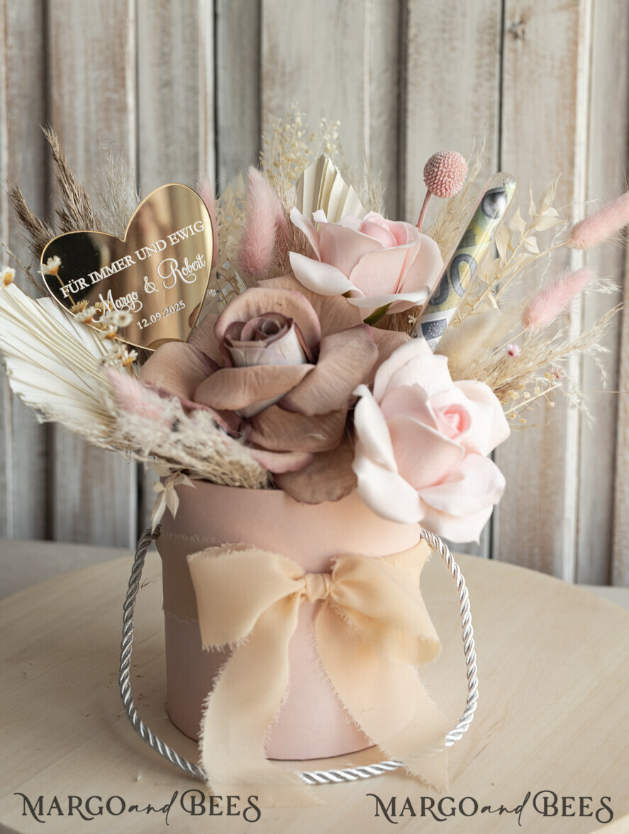 NEWLY WEDS COUPLE GIFTS Geldgeschenk zur Hochzeit Geschenkschachtel für Geld Geldgeschenk zur Hochzeit mit Strauß aus Trockenblumen personalisiert