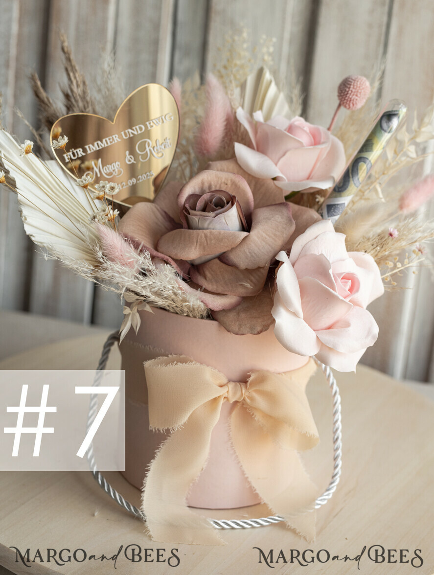 NEWLY WEDS COUPLE GIFTS Geldgeschenk zur Hochzeit Geschenkschachtel für Geld Geldgeschenk zur Hochzeit mit Strauß aus Trockenblumen personalisiert