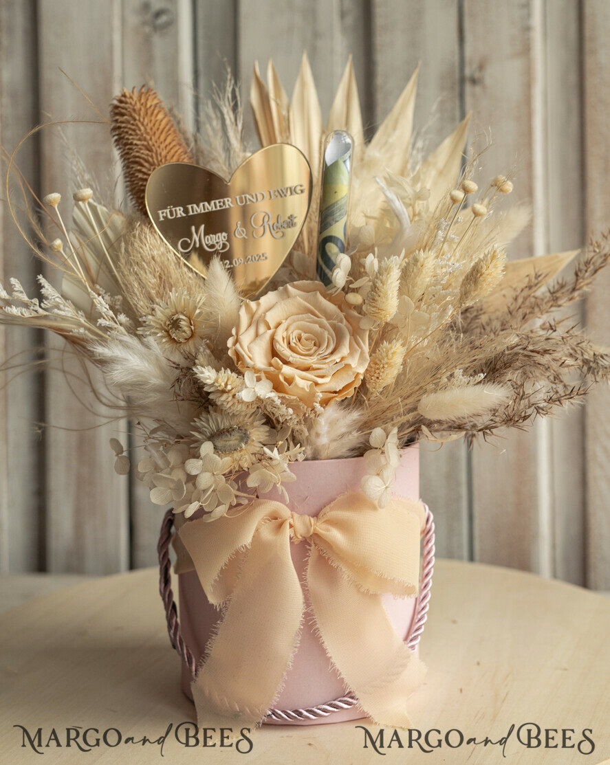 NEWLY WEDS COUPLE GIFTS Geldgeschenk zur Hochzeit Geschenkschachtel für Geld Geldgeschenk zur Hochzeit mit Strauß aus Trockenblumen personalisiert