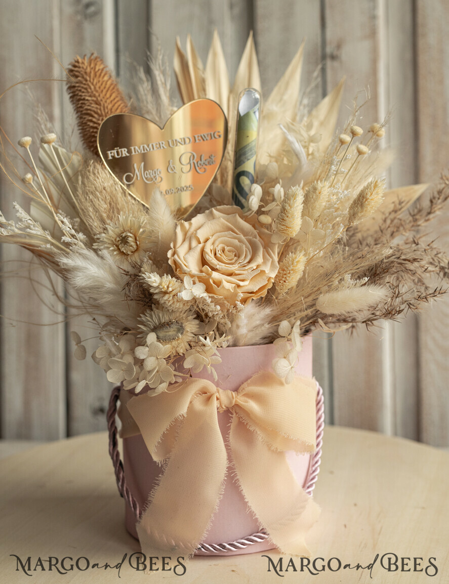 NEWLY WEDS COUPLE GIFTS Geldgeschenk zur Hochzeit Geschenkschachtel für Geld Geldgeschenk zur Hochzeit mit Strauß aus Trockenblumen personalisiert