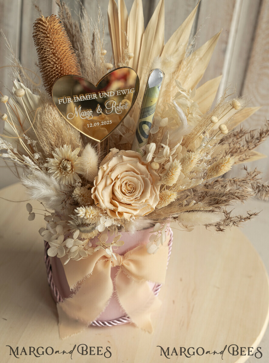 NEWLY WEDS COUPLE GIFTS Geldgeschenk zur Hochzeit Geschenkschachtel für Geld Geldgeschenk zur Hochzeit mit Strauß aus Trockenblumen personalisiert