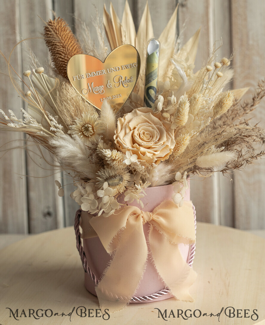 NEWLY WEDS COUPLE GIFTS Geldgeschenk zur Hochzeit Geschenkschachtel für Geld Geldgeschenk zur Hochzeit mit Strauß aus Trockenblumen personalisiert