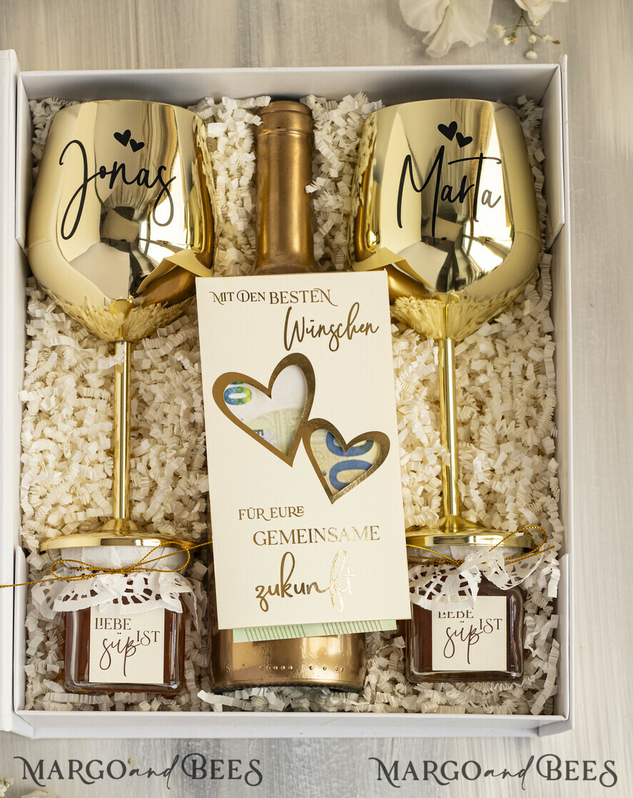 NEWLY WEDS COUPLE GIFTS Geldgeschenk zur Hochzeit Personalisierte Hochzeits-Geschenkbox mit Geldtasche & goldenen Weingläsern