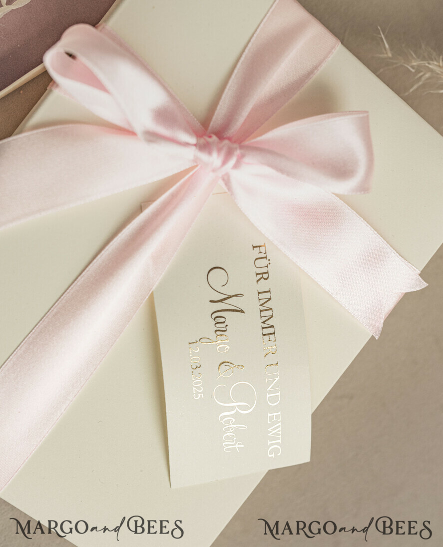 NEWLY WEDS COUPLE GIFTS Geldgeschenk zur Hochzeit Geschenkschachtel für Geld Geldgeschenk zur Hochzeit mit Strauß aus Trockenblumen personalisiert, Reagenzglas für Geld - gift box for money