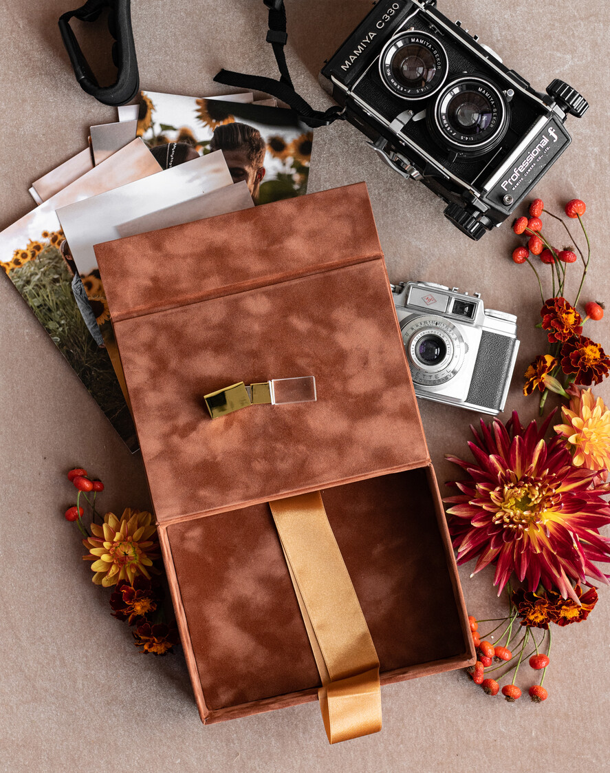 PHOTO ALBUM/ PHOTO BOX Velvet Photo Box Photographer Box Terracotta Velvet Photo Box Photographer Box Wedding Memory Box, Burnt Orange Custom Keepsake Box, Rust Photographer Gifts for Clients, Wedding Pictures packaging, Custom photography Copper box