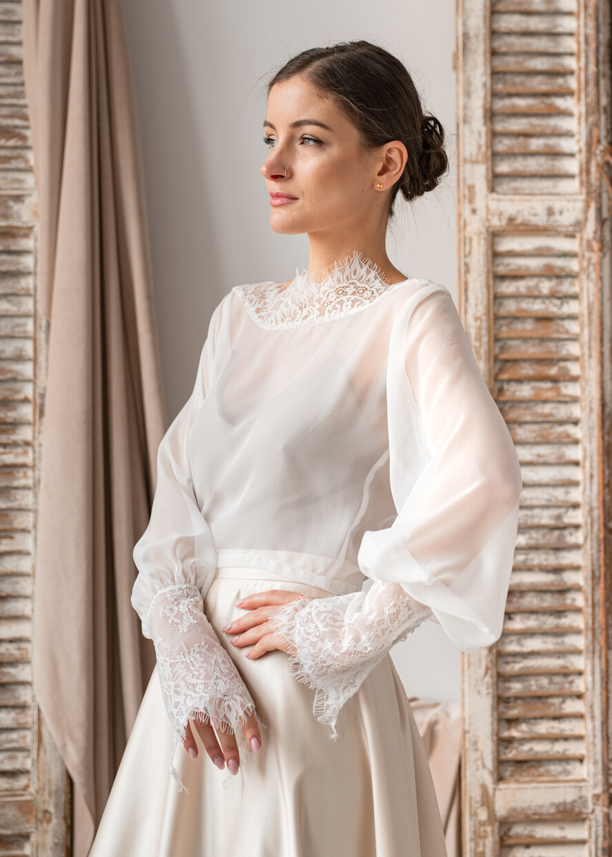 BRIDE bolero, robes, garter LACE WEDDING BOLERO Ivory Silk and Lace Wedding bolero long sleeve, Shrug Women Wedding, Bridal Backless Coverup, Ivory Blouse for Bride, Bridal Lace Blouse, dress capalet