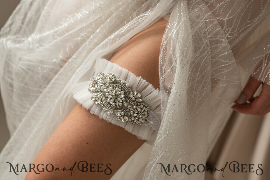 BRAUT Bolero, Kleider, Strumpfband NACHTKLEID / UNTERHEMD Weißes/Elfenbein Nachthemd mit Perlen, Seidensatin für die Braut, Brautunterkleid, Hochzeitsunterwäsche, Brautunterwäsche, Braut-Nachthemd.