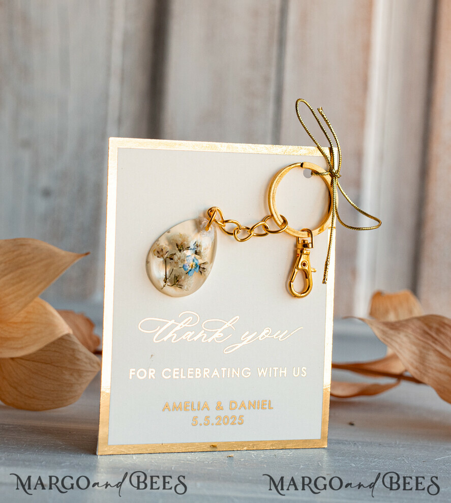 WEDDING FAVORS Resin Custom Resin Keychain Wedding Favors For Guests in bulk Custom Resin forget me not and baby breath flower Keychain, Golden personalised Thank you gifts Teardrop Keychain with Gold-Plated Stainless Steel Hardware