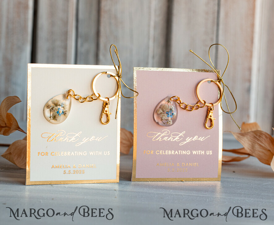 WEDDING FAVORS Resin Custom Resin Keychain Wedding Favors For Guests in bulk Custom Resin forget me not and baby breath flower Keychain, Golden personalised Thank you gifts Teardrop Keychain with Gold-Plated Stainless Steel Hardware