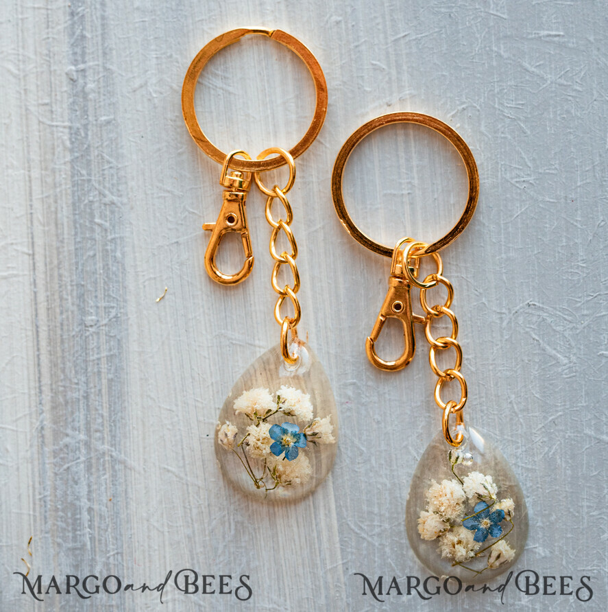 WEDDING FAVORS Resin Custom Resin Keychain Wedding Favors For Guests in bulk Custom Resin forget me not and baby breath flower Keychain, Golden personalised Thank you gifts Teardrop Keychain with Gold-Plated Stainless Steel Hardware