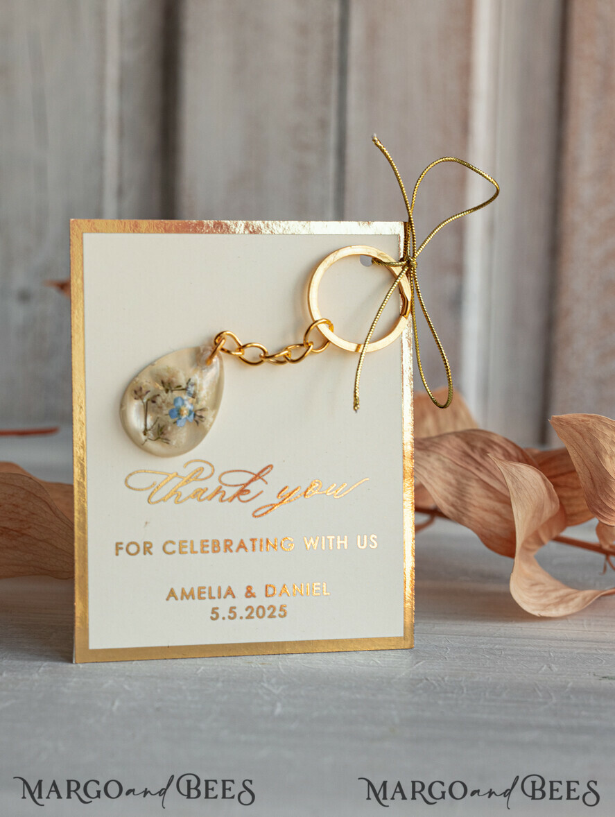 WEDDING FAVORS Resin Custom Resin Keychain Wedding Favors For Guests in bulk Custom Resin forget me not and baby breath flower Keychain, Golden personalised Thank you gifts Teardrop Keychain with Gold-Plated Stainless Steel Hardware