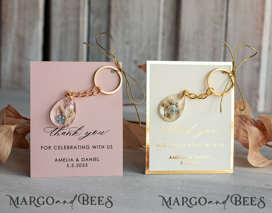 WEDDING FAVORS Resin Custom Resin Keychain Wedding Favors For Guests in bulk Custom Resin forget me not and baby breath flower Keychain, Golden personalised Thank you gifts Teardrop Keychain with Gold-Plated Stainless Steel Hardware