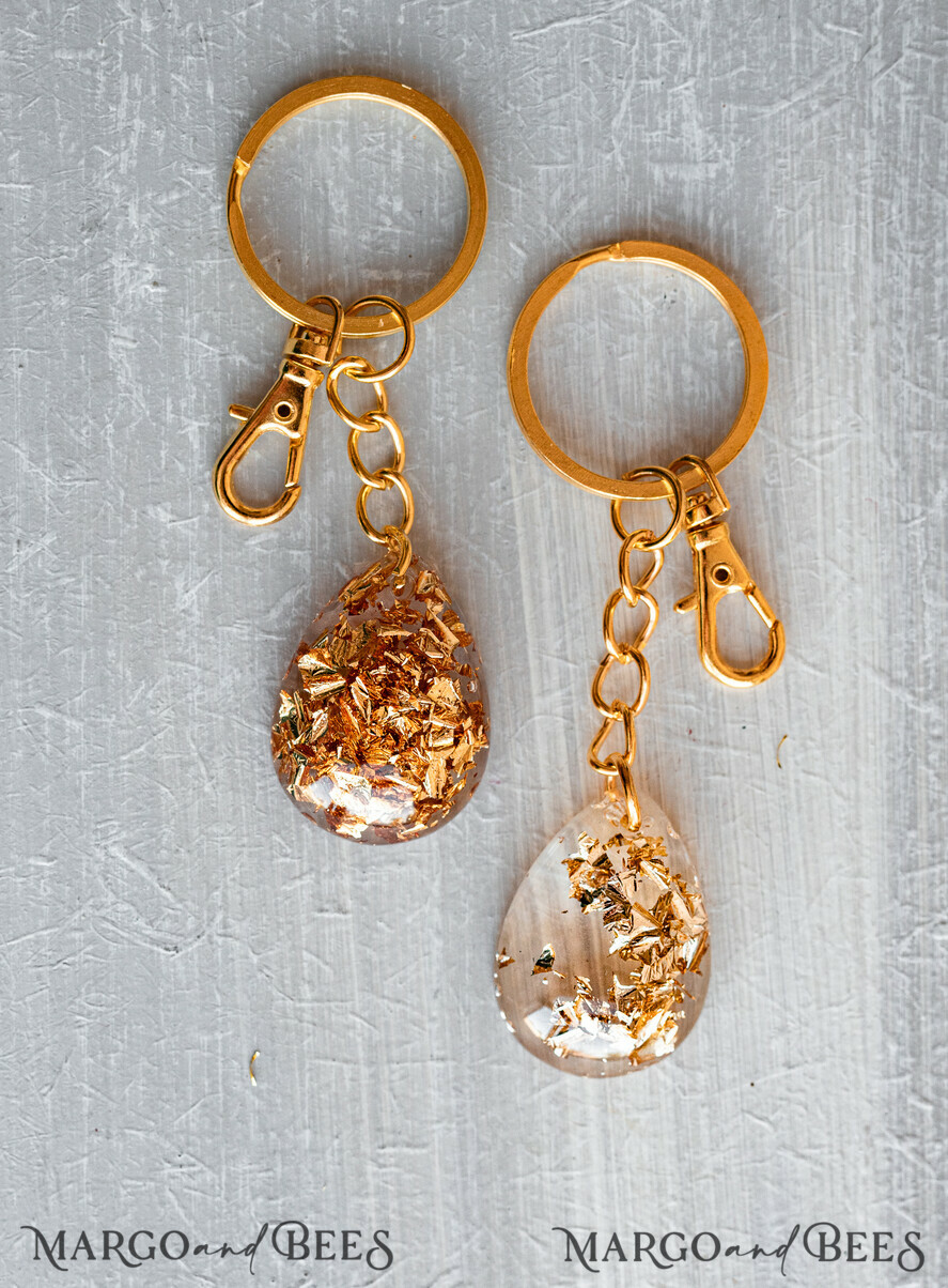 WEDDING FAVORS Resin Custom Resin Keychain Wedding Favors For Guests in bulk Custom Resin glamour golden Keychain, Golden personalised Thank you gifts Teardrop Keychain with Gold-Plated Stainless Steel Hardware