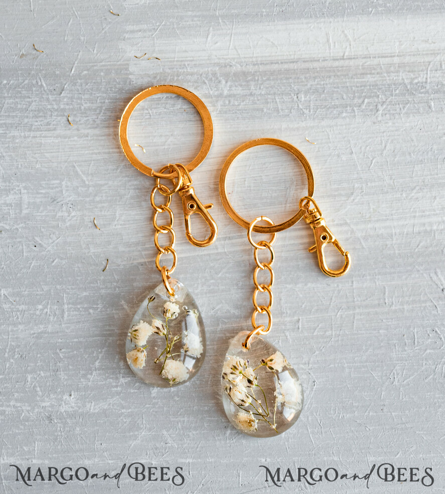 WEDDING FAVORS Resin Custom Resin Keychain Wedding Favors For Guests in bulk Custom Resin baby breath flower Keychain, Golden personalised Thank you gifts Teardrop Keychain with Gold-Plated Stainless Steel Hardware