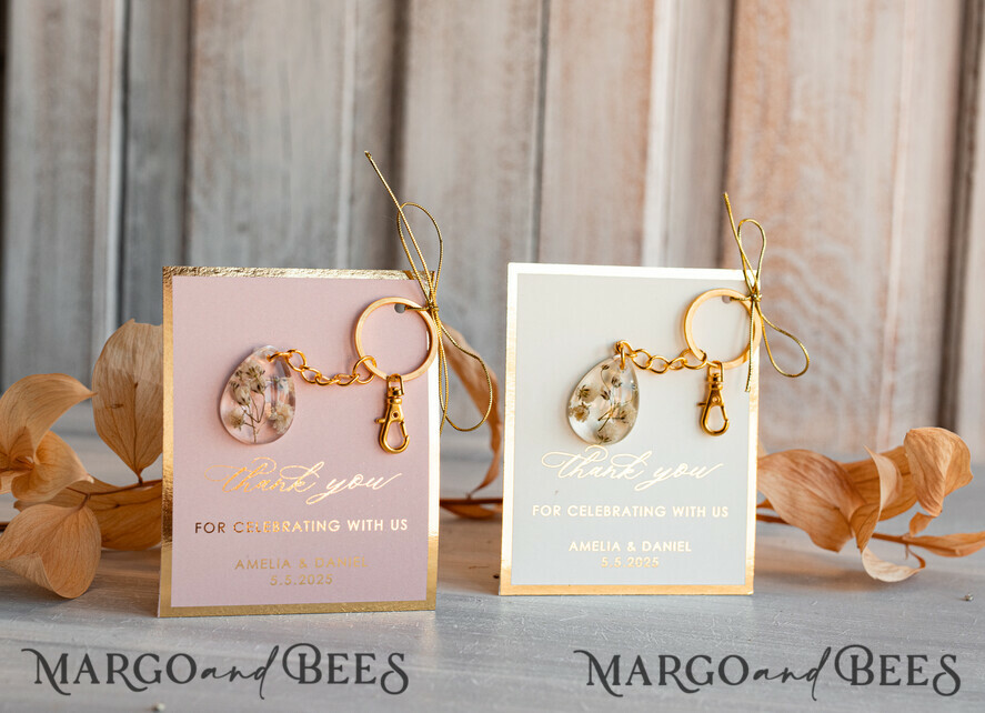 WEDDING FAVORS Resin Custom Resin Keychain Wedding Favors For Guests in bulk Custom Resin baby breath flower Keychain, Golden personalised Thank you gifts Teardrop Keychain with Gold-Plated Stainless Steel Hardware
