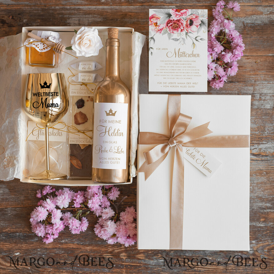 Geschenke zum Muttertag Geschenkset Entspannung Geschenkidee zum Muttertag: Goldenes Schnapsglas & Flaschenetikett – Geschenkset für Mama mit Glückwünschen