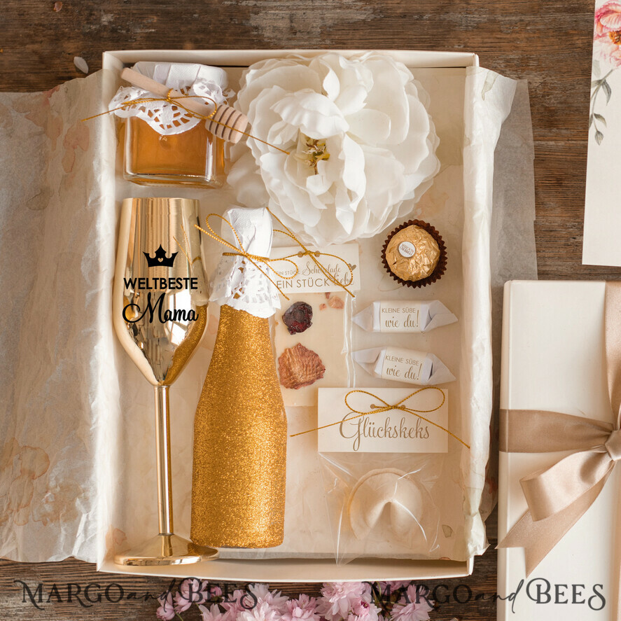 Geschenke zum Muttertag Geschenkset Entspannung Geschenkidee zum Muttertag: Goldenes Schnapsglas & Flaschenetikett – Geschenkset für Mama mit Glückwünschen