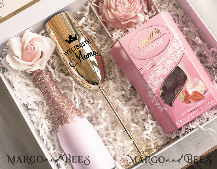 Geschenke zum Muttertag Geschenkset Entspannung Edles Muttertagsgeschenk: Geschenkbox mit Lindor Pralinen, glitzerndem Sekt, Rosenkerze & Champagnerglas – liebevolle Überraschung für Mama