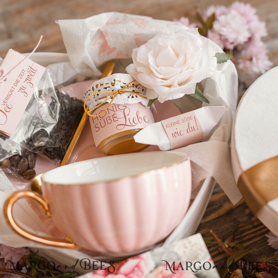 Geschenke zum Muttertag Muttertagsbox in Herzform Geschenkbox Herz für Mama mit Tasse, Kaffee, Tee, Schokolade, Rose & Grußkarte – stilvolles Muttertagsgeschenk, fertig verpackt und liebevoll gestaltet