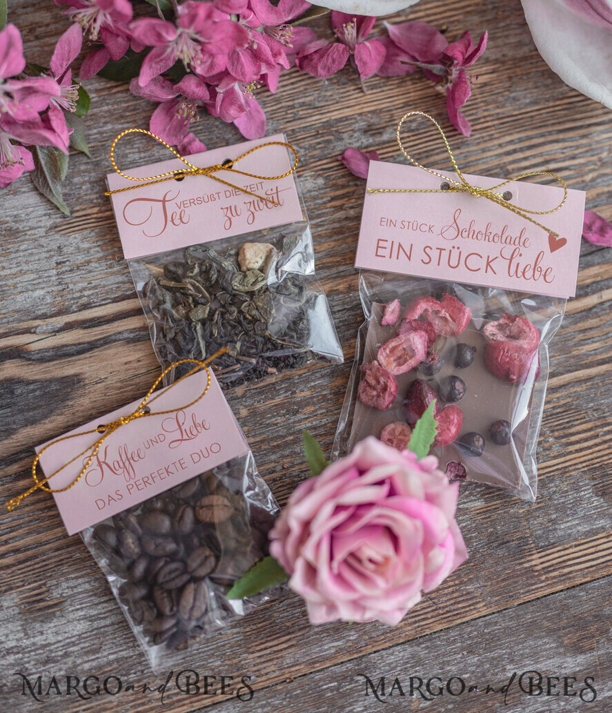 Geschenke zum Muttertag Muttertagsbox in Herzform Geschenkbox Herz für Mama mit Tasse, Kaffee, Tee, Honig & Grußkarte – stilvolles Muttertagsgeschenk, fertig verpackt und liebevoll gestaltet