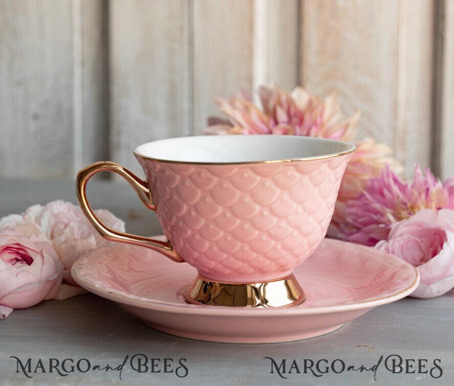 Geschenke zum Muttertag Muttertagsbox in Herzform Geschenkbox Herz für Mama mit Tasse, Kaffee, Tee, Honig & Grußkarte – stilvolles Muttertagsgeschenk, fertig verpackt und liebevoll gestaltet