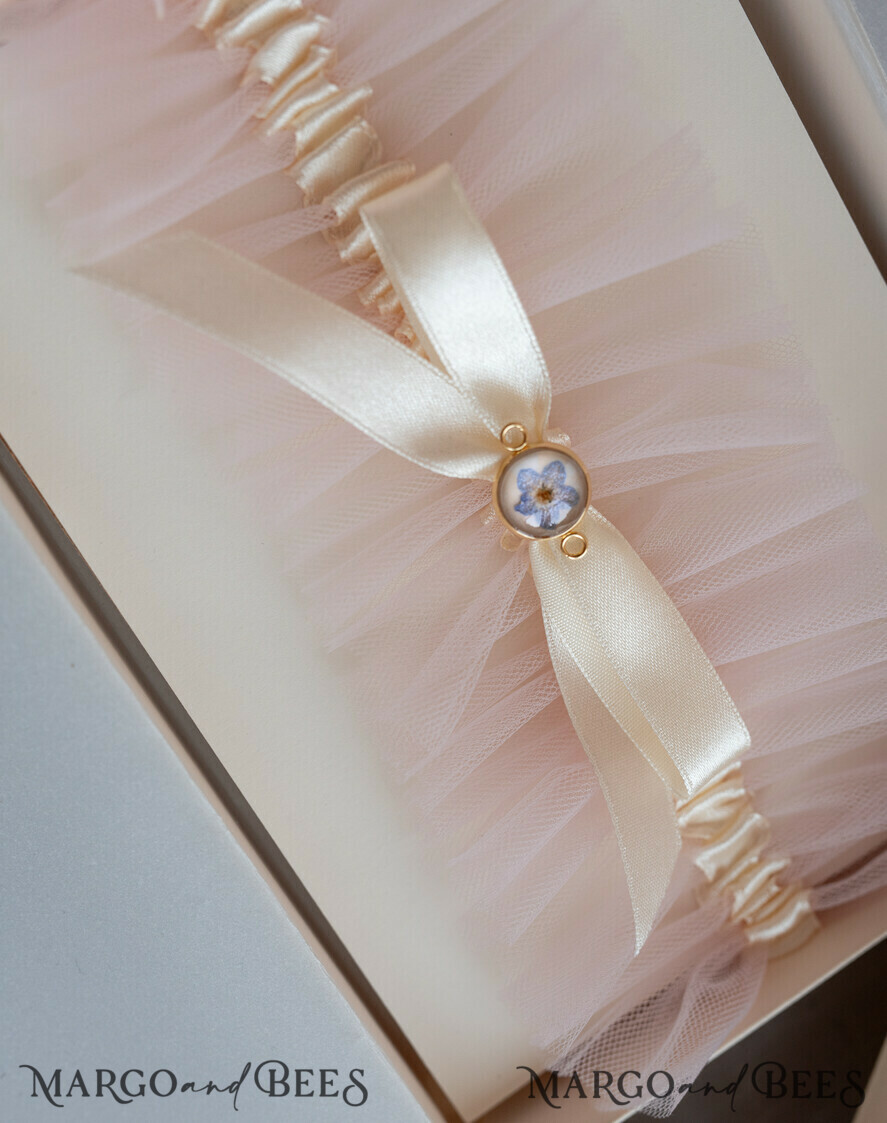 BRIDE bolero, robes, garter Geschenkidee für die Braut Strumpfband Tüll-Strumpfband in Geschenkbox – Überraschung vom Junggesellinnenabschied