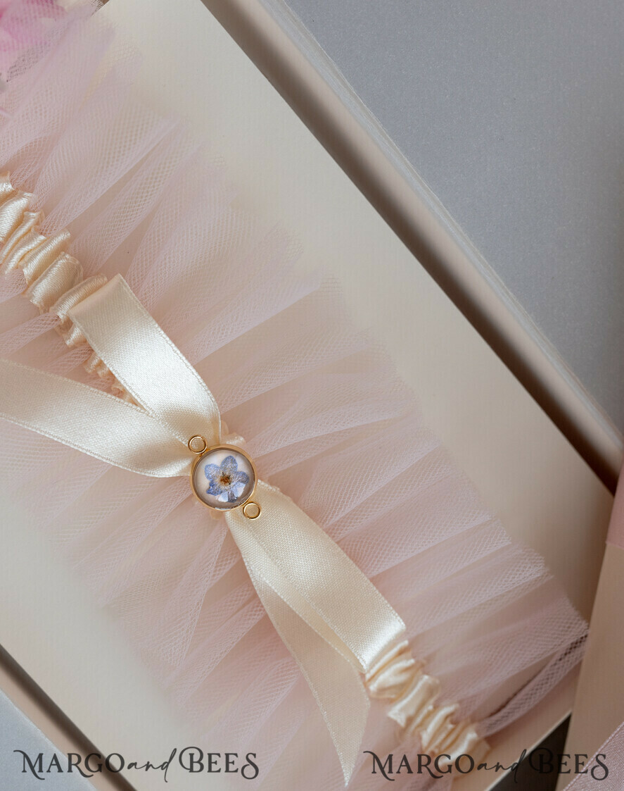 BRIDE bolero, robes, garter Geschenkidee für die Braut Strumpfband Tüll-Strumpfband in Geschenkbox – Überraschung vom Junggesellinnenabschied