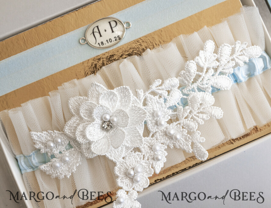 BRIDE bolero, robes, garter Geschenkidee für die Braut Strumpfband Strumpfband Etwas Blaues Geschenk für die Braut von der Trauzeugin JGA