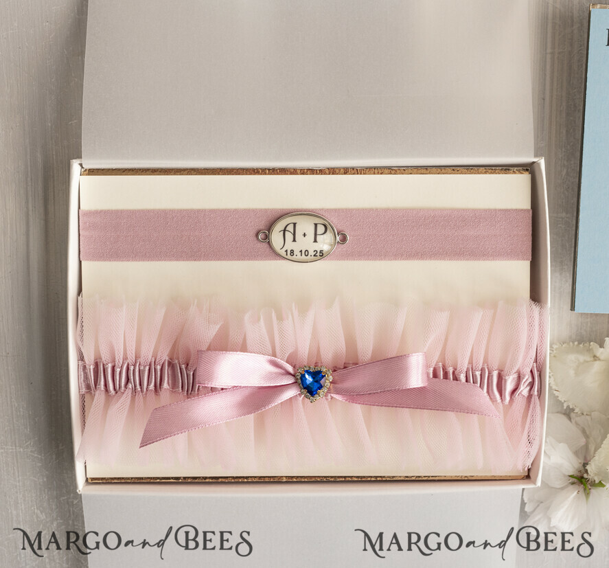 BRIDE bolero, robes, garter Geschenkidee für die Braut Strumpfband Strumpfband Etwas Blaues Geschenk für die Braut von der Trauzeugin JGA