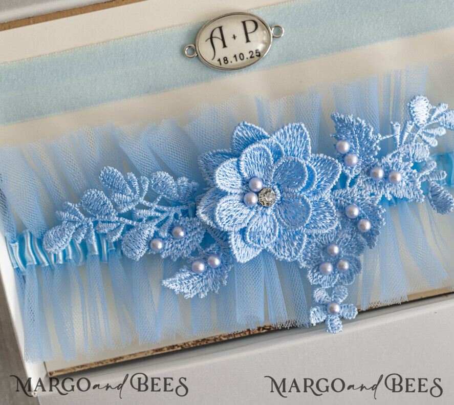 BRIDE bolero, robes, garter Geschenkidee für die Braut Strumpfband Strumpfband Etwas Blaues Geschenk für die Braut von der Trauzeugin JGA