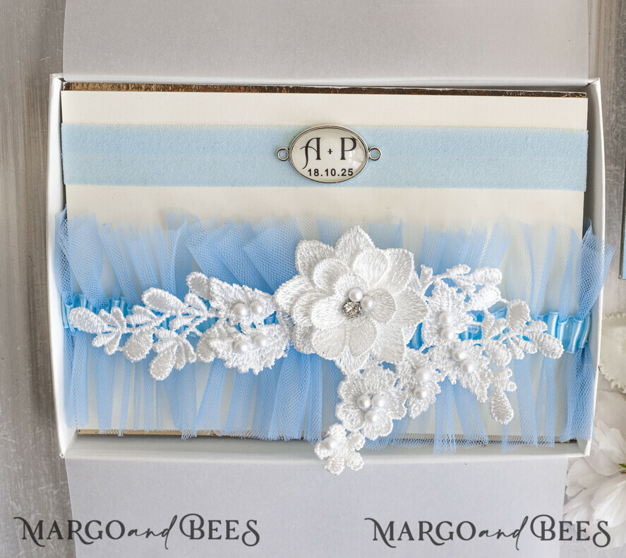 BRIDE bolero, robes, garter Geschenkidee für die Braut Strumpfband Strumpfband Etwas Blaues Geschenk für die Braut von der Trauzeugin JGA