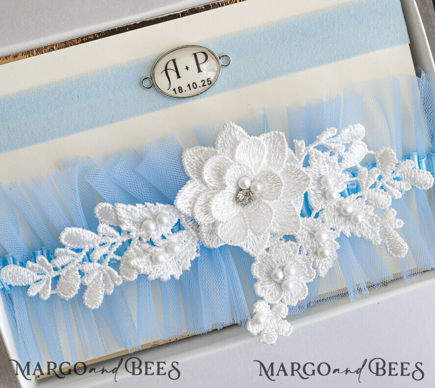 BRIDE bolero, robes, garter Geschenkidee für die Braut Strumpfband Strumpfband Etwas Blaues Geschenk für die Braut von der Trauzeugin JGA