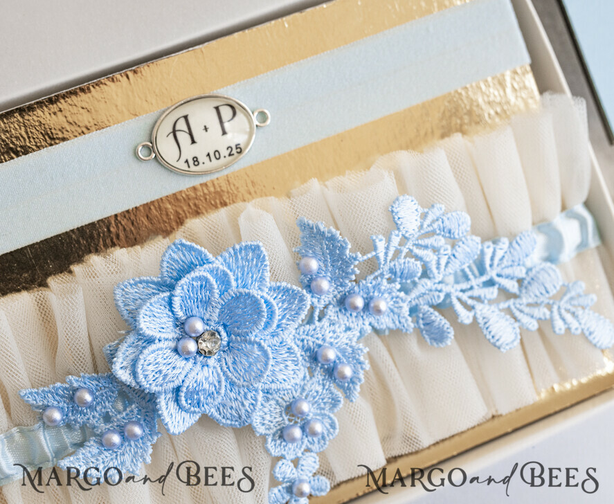 BRIDE bolero, robes, garter Geschenkidee für die Braut Strumpfband Strumpfband Etwas Blaues Geschenk für die Braut von der Trauzeugin JGA