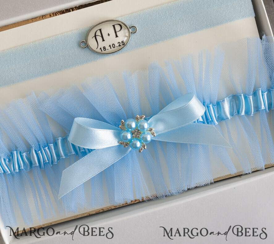 BRIDE bolero, robes, garter Geschenkidee für die Braut Strumpfband Strumpfband Etwas Blaues Geschenk für die Braut von der Trauzeugin JGA