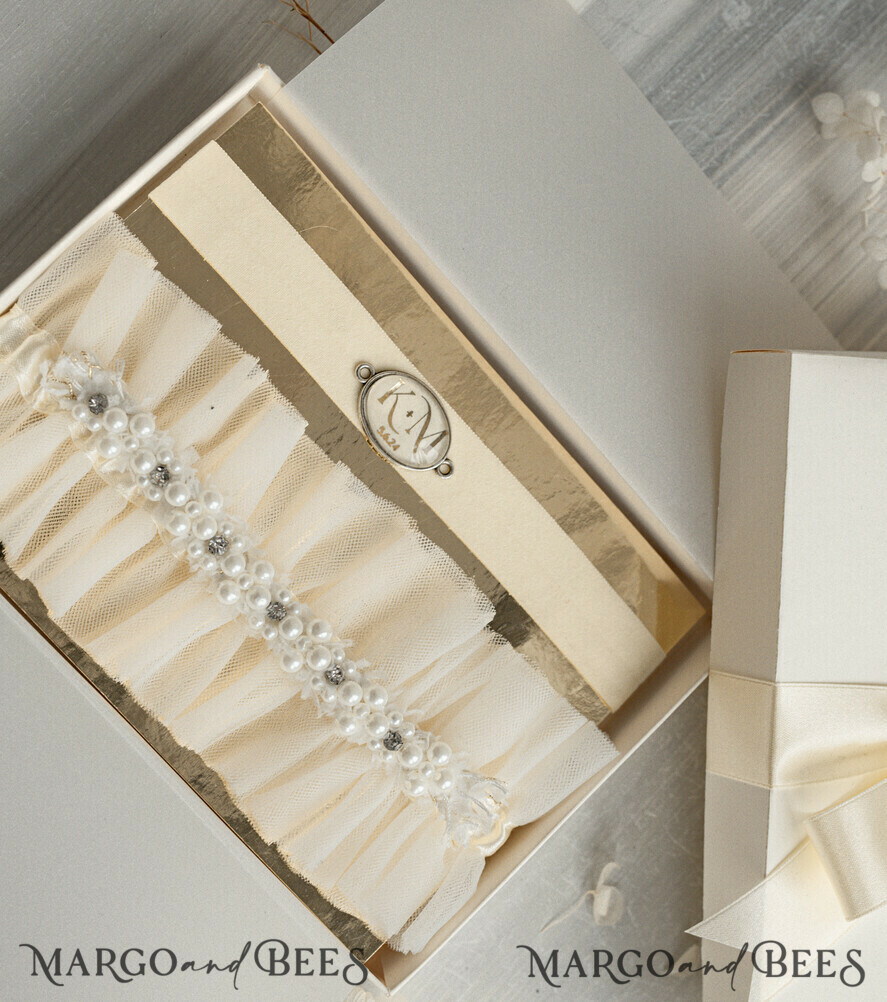 BRIDE bolero, robes, garter Geschenkidee für die Braut Strumpfband Strumpfband Ecru mit Personalisierung – Geschenkset für die Braut – Etwas Blaues zur Hochzeit
