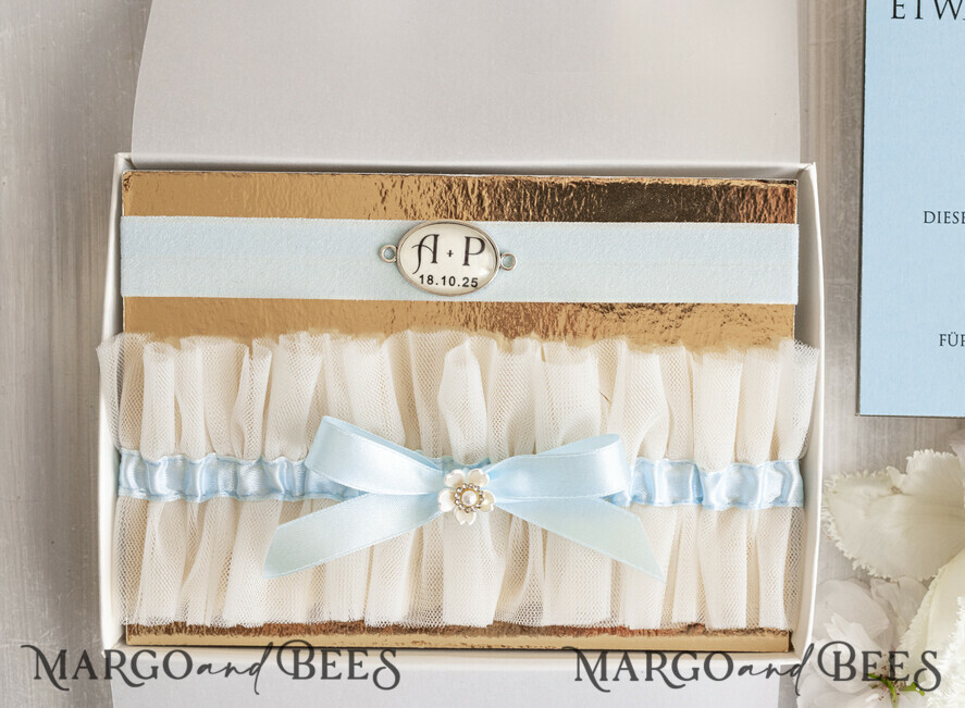 BRIDE bolero, robes, garter Geschenkidee für die Braut Strumpfband Strumpfband Etwas Blaues Geschenk für die Braut von der Trauzeugin JGA